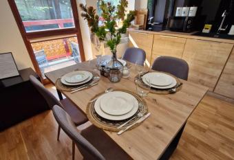 Apartament Pod Brzyzkiem & Spa has rooms with a private hot tub