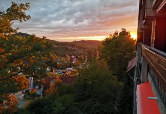 Gaish  ll-Wasserf  lle Apartment Schwarzwald allows 18 year olds to book a room