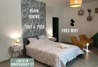 Le Cocon de Montbrison allows 18 year olds to book a room