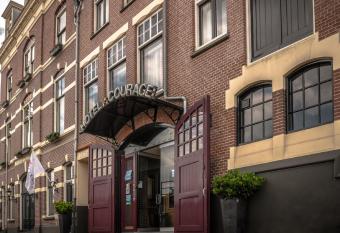 Hotel Courage Waalkade has Balcony rooms