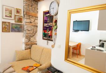 Apartment Stara vrata allows 18 year olds to book a room