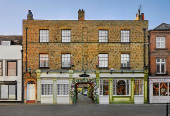 The Christopher Hotel, Eton allows 18 year olds to book a room