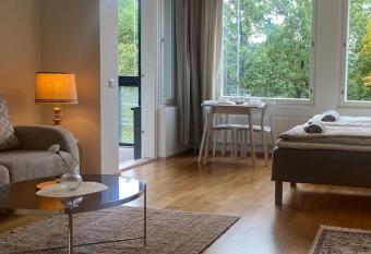 Parvekkeellinen moderni asunto has Balcony rooms