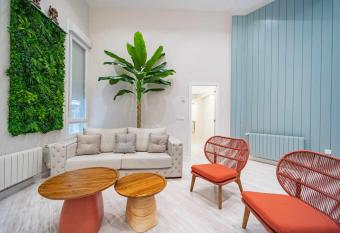 Espacio Colmenares allows 18 year olds to book a room