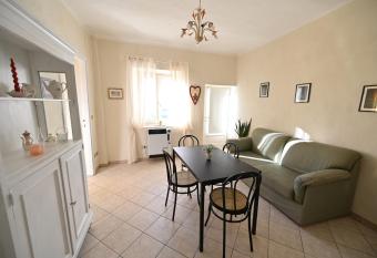 CASA LETIZIA has Balcony rooms