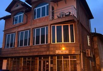 Stan na dan - Fo  a allows 18 year olds to book a room