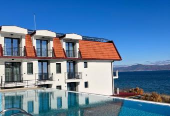 Dishli Hotel & Spa has Balcony rooms