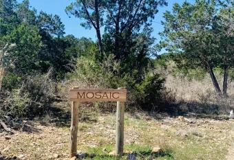 Mosaic On The Hill has Balcony rooms