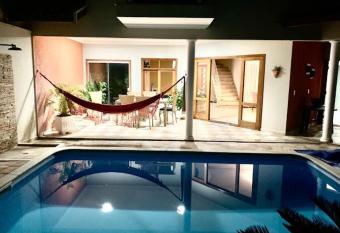 Casapark2indaiatuba has rooms with a private hot tub