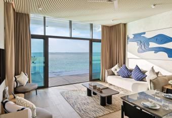 Bab Al Nojoum Hudayriyat Villas has Balcony rooms