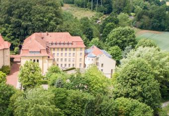 Haus Ohrbeck allows 18 year olds to book a room