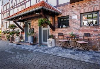 Ferienwohnung Alter Kuhstall allows 18 year olds to book a room