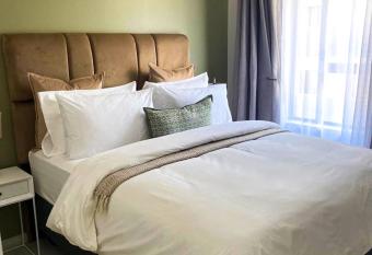 Nid de R  ve Accommodation allows 18 year olds to book a room