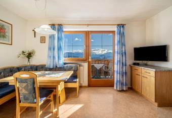 St  cklhof Wohnung Rose has Balcony rooms