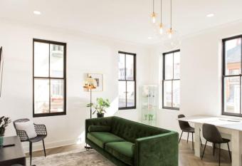 Lux 2BR on Famous Food Market - Walk EVERYWHERE allows 18 year olds to book a room