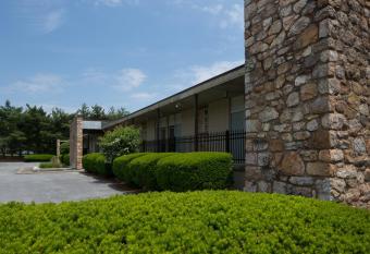 Luray Caverns Motels has Balcony rooms