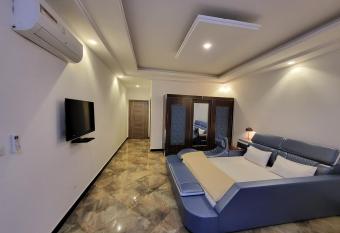 Chambre meubl  es Almadies has Balcony rooms