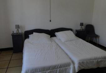 Appartement de village has Balcony rooms