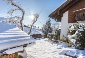 Apartment Bergblick allows 18 year olds to book a room