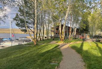 Lakeside Lodge Resort and Marina has Balcony rooms