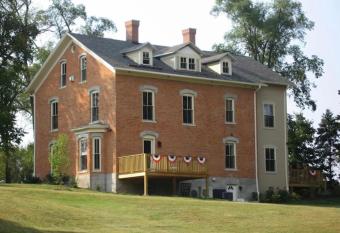 Furness Mansion has Balcony rooms