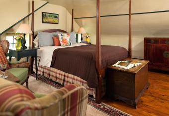 Ashby Inn & Restaurant has Balcony rooms