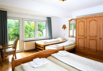 Haus am Walde allows 18 year olds to book a room