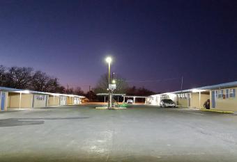 Royal Inn has Smoking rooms