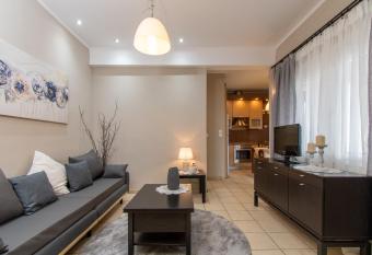 Cristina Apartment 2 allows 18 year olds to book a room