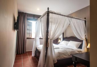 Armenian Suite has Balcony rooms