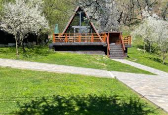 Complex Valea Mosului - A Frame allows 18 year olds to book a room