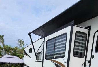 So 'Time to Wander' Pet friendly and free early check-in! allows 18 year olds to book a room