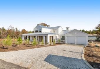 Serenity Now has Balcony rooms