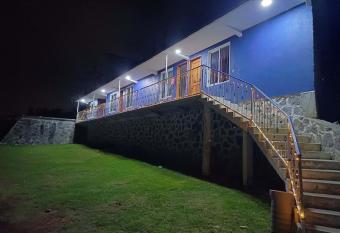 Hospedaje Escorza has Balcony rooms