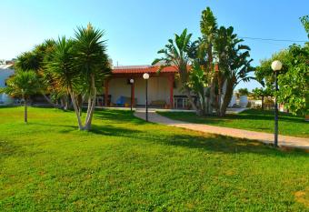 Ariadni Apartments has Balcony rooms