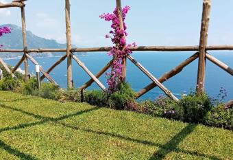 Villa Alba - Rubino allows 18 year olds to book a room