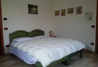 RESIDENCE LA VECCHIA REGGIO has Balcony rooms