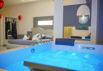 B&B Fiore has rooms with a private hot tub