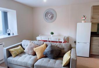 GALAXY APARTMENT allows 18 year olds to book a room