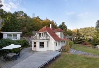 Villa S  r   allows 18 year olds to book a room