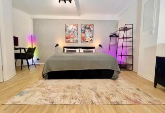 Bunker Zentral Messe Business has Balcony rooms