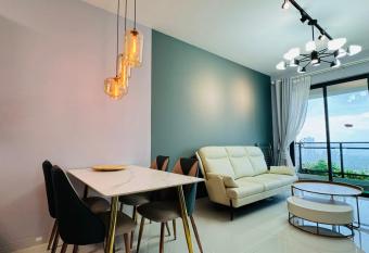 Seaview 3B2R Cozy 10pax Forest City Near Tuas allows 18 year olds to book a room