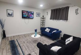 Family-Friendly, NETFLIX, Cozy Comfy 2 bed room basement suite,sleeps 5 allows 18 year olds to book a room