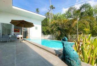 Villa Sabay - Cosy Villa has Balcony rooms