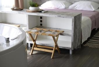 Zagreb Camp Bungalows has rooms with a private hot tub