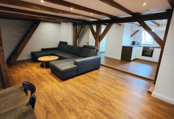 Patrizierhaus St Pauli am Brauhaus Zwiebel allows 18 year olds to book a room