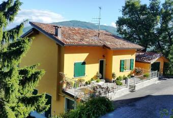 Pietra di Bismantova Short Lets has Balcony rooms