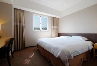 City Suites - Taoyuan Gateway allows 18 year olds to book a room