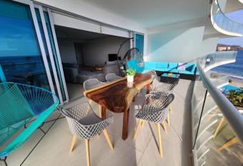 Beachfront Peninsula Ixtapa condos has Balcony rooms