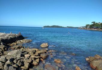 Mini casa Cont  iner em Bombas allows 18 year olds to book a room